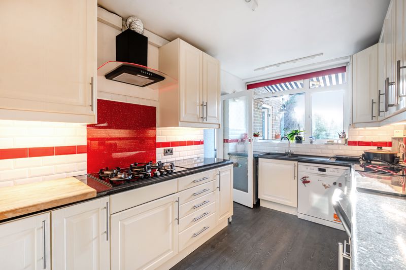 Kitchen- click for photo gallery